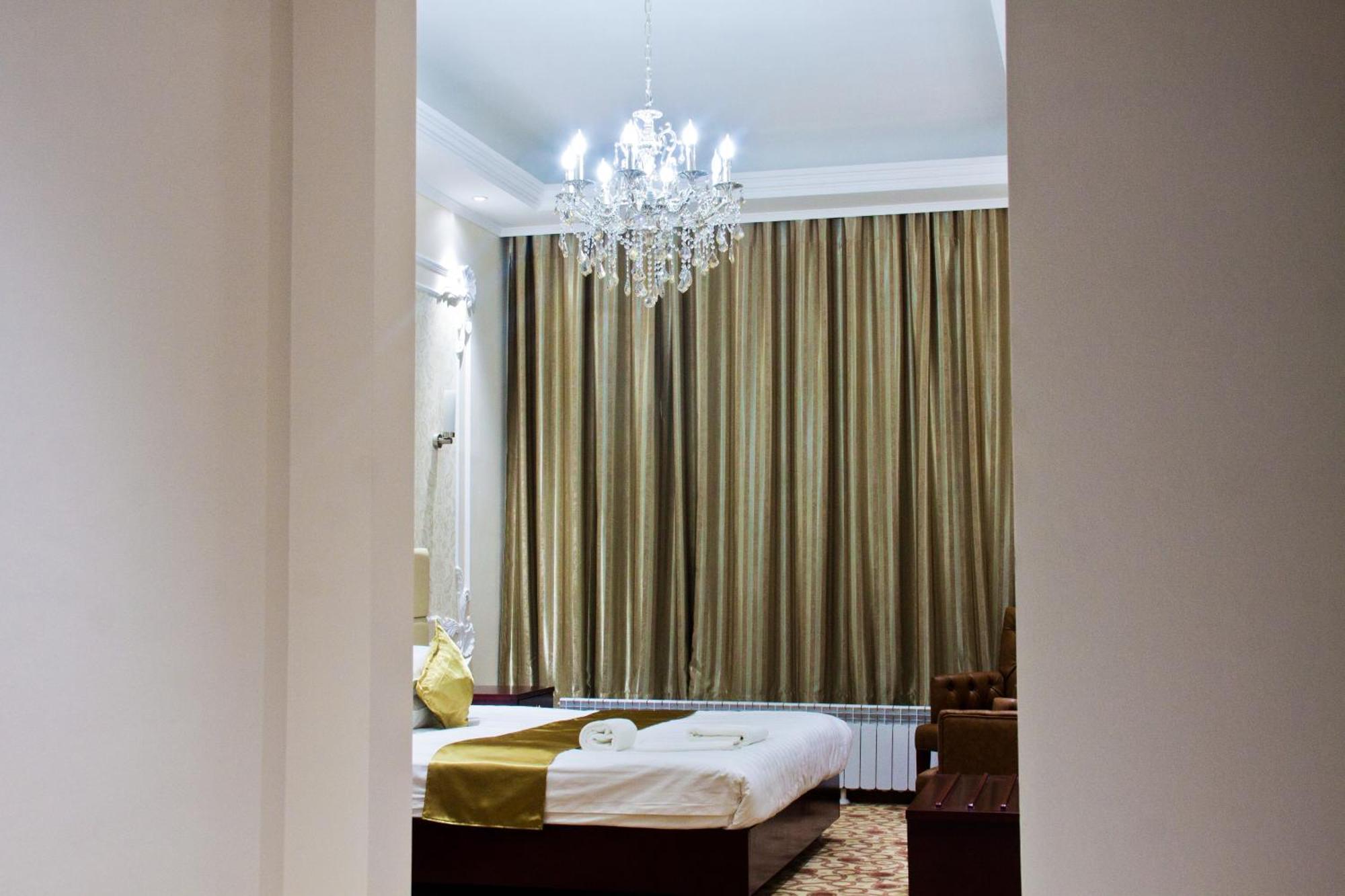 Sky Luxe Hotel Nur-Sultan  Exterior photo